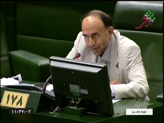 کلیپ: تذکر کتبی دکتر امیرحسنخانی به وزیر بهداشت درخصوص عدم حذف دانشکده بهداشت سرایان1396/05/18